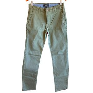 🌻. F21 Men Slimline Straight Leg Chinos, Green, NWT